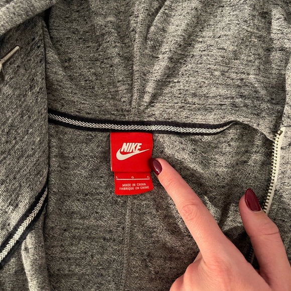 Grey Nike sweater! - Picture 4 of 4